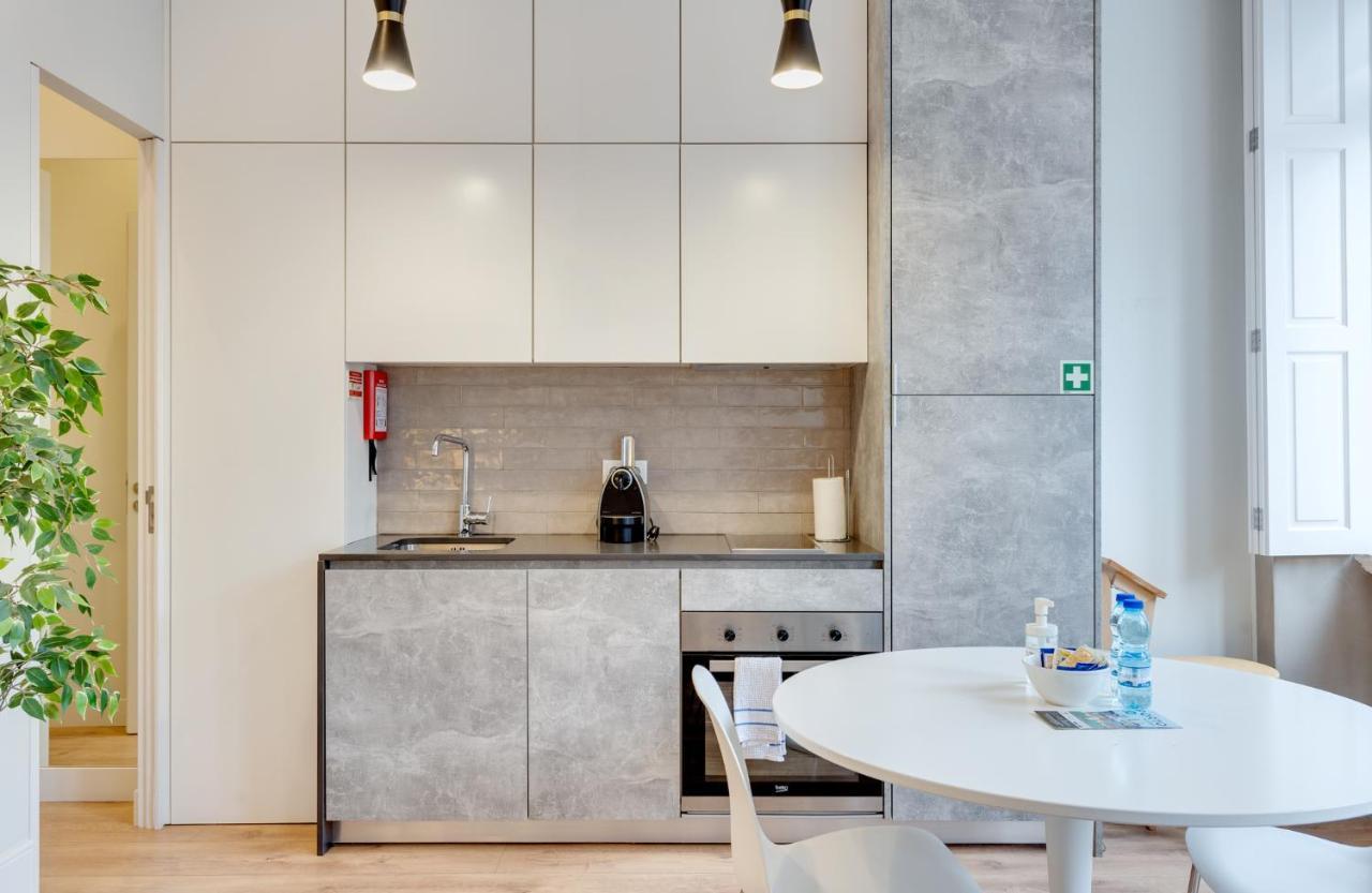 Tiara Downtown Apartments By Da'Home Porto Eksteriør billede